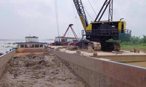 Các dự án cao tốc ở đồng bằng sông Cửu Long gặp khó vì thiếu vật liệu cát san lấp