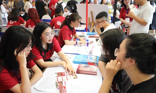 Lý do điểm chuẩn vào Đại học Kinh tế Quốc 2023 thấp hơn mọi năm