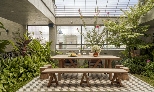 Ngôi nhà hướng Tây mát mẻ như resort giữa phố phường TP.HCM