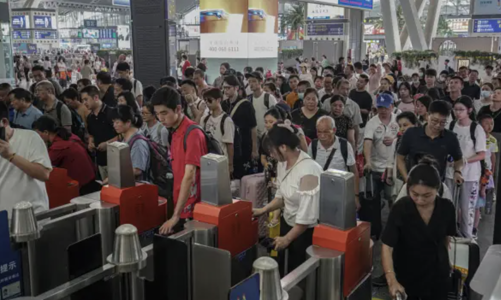 Kinh tế Trung Quốc đuối sức trông thấy, áp lực kích cầu ngày càng lớn