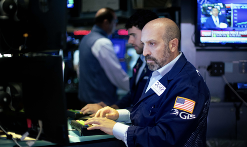 Chứng khoán Mỹ giữ đà tăng, giá dầu giảm nhẹ