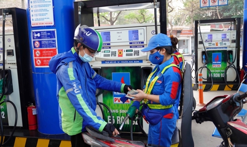 Giá xăng dầu đồng loạt tăng mạnh