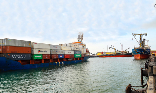 Hà Tĩnh hỗ trợ hơn 10 tỷ đồng cho các tàu hàng container qua cảng Vũng Áng