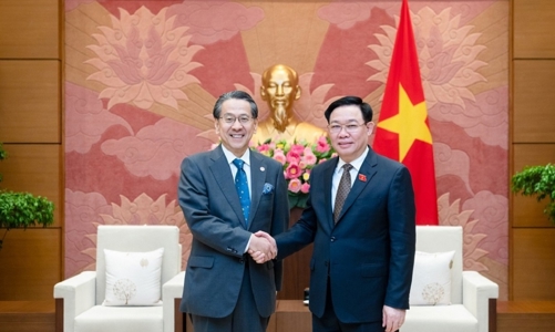 Chủ tịch Quốc hội: Chuyển đổi năng lượng là quá trình tất yếu, bảo đảm mục tiêu phát triển bền vững