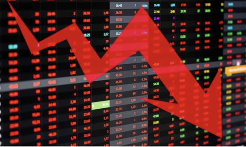 Vì đâu cổ phiếu ngân hàng bị bán tháo mạnh, diễn biến kém so với thị trường thời gian qua?