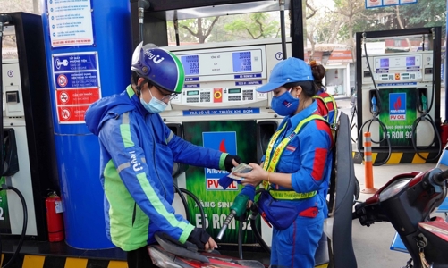 Giá xăng dầu tiếp tục tăng mạnh