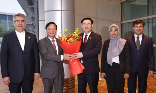 Chủ tịch Quốc hội lên đường dự AIPA-44, thăm Indonesia và Iran