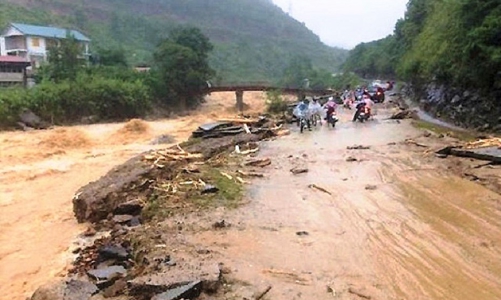 Thủ tướng yêu cầu tập trung phòng, chống, giảm thiệt hại do sạt lở đất, lũ quét