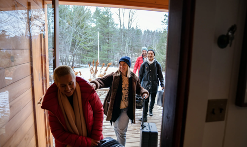 Một mùa hè bùng nổ doanh thu của các nền tảng đặt phòng trực tuyến