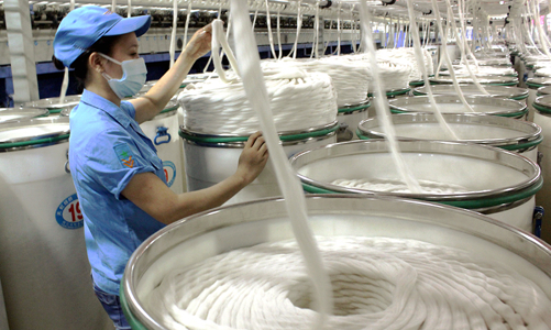 Doanh nghiệp xơ sợi gom đủ đơn hàng xuất khẩu đến hết quý 3/2023