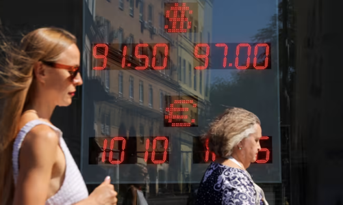 Đồng Rúp xuống đáy 16 tháng, Ngân hàng Trung ương Nga họp khẩn