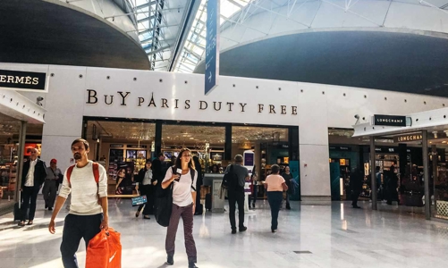 Pháp hưởng lợi trong cuộc đua mua sắm miễn thuế