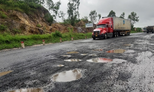 Tỉnh Phú Yên đề nghị khẩn trương hoàn thành sửa chữa Quốc lộ 1 trước mùa mưa bão