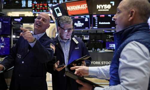 Chứng khoán Mỹ hồi điểm, VFS tăng hơn 14%, giá dầu tiếp tục đuối sức