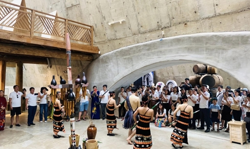 Du ngoạn cùng cà phê Việt Nam qua hai thế kỷ