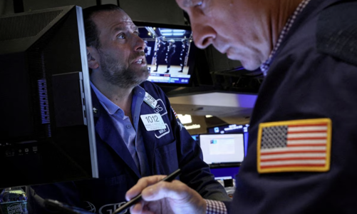 Chứng khoán Mỹ bán tháo, vốn hoá VinFast gần 114 tỷ USD, giá dầu tăng vào phút chót