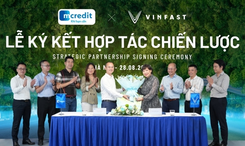 Mcredit cung cấp gói hỗ trợ tài chính cho khách hàng mua xe máy điện VinFast