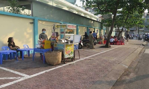 Cần minh bạch trong việc thu phí vỉa hè để chống tiệu cực
