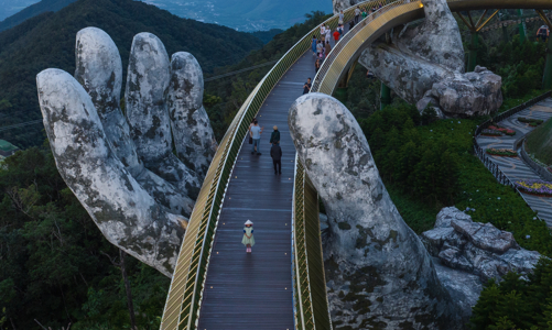 Vì sao Cầu Vàng vẫn thu hút khách đến Đà Nẵng suốt 5 năm