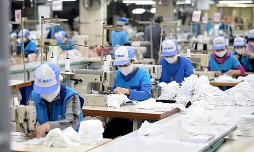 Lo ngại ảnh hưởng từ các cơn gió nghịch, IMF dự báo GDP 2023 của Việt Nam chỉ tăng 4,7%