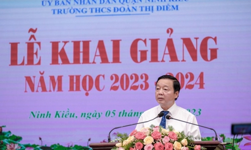 Tiếp tục quan tâm hơn nữa đến chế độ, chính sách cho đội ngũ giáo viên