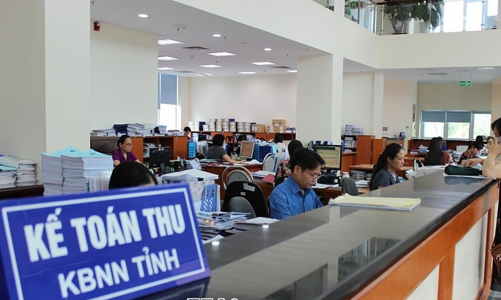 Thu ngân sách tháng 8 giảm mạnh