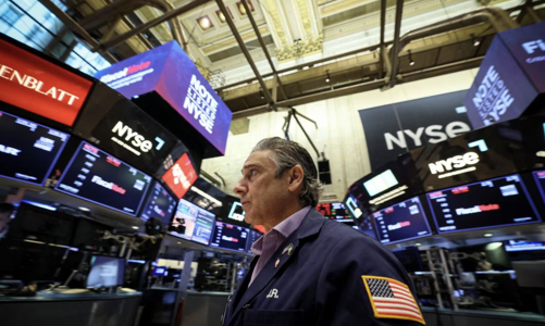 S&P 500 tăng sau giảm 3 phiên liên tiếp, giá dầu lại vượt 90 USD/thùng