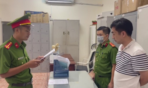 Xử lý công chức hải quan liên quan vụ buôn lậu 150 tỷ đồng