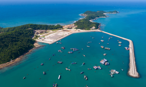 Du khách không được mang đồ nhựa dùng một lần ra đảo Cô Tô