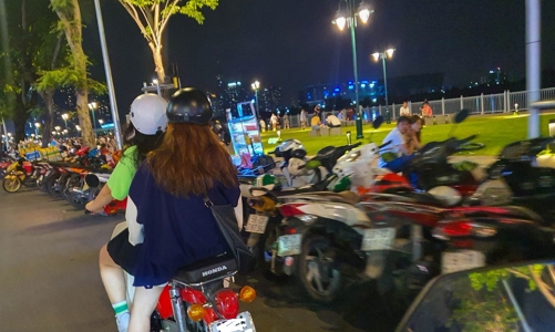 TP.HCM tổ chức bãi giữ xe và các dịch vụ thiết yếu khác ở công viên