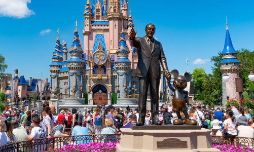 Tập đoàn Walt Disney vẫn “đặt cược” doanh thu vào công viên chủ đề