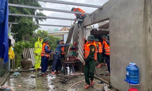 Các tỉnh Bắc Trung Bộ ứng phó với mưa lớn, giông lốc