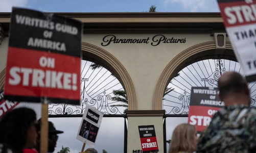 Cuộc đình công làm tê liệt Hollywood: Ai thiệt hơn ai?