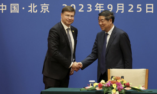 Trung Quốc và châu Âu cố gắng giảm căng thẳng thương mại