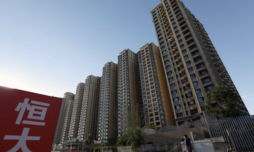 Khủng hoảng Evergrande: Cổ phiếu ngừng giao dịch sau tin xấu về Chủ tịch