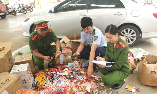 Thanh Hóa thu giữ hàng nghìn sản phẩm đồ ăn, thức uống không rõ nguồn gốc