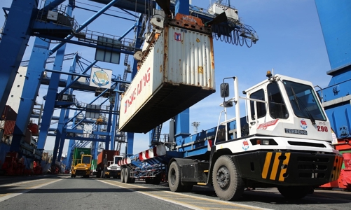 Xuất khẩu có dấu hiệu “hụt hơi”, thặng dư thương mại vẫn đạt 21,68 tỷ USD