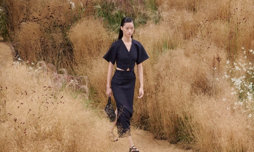 Tuần lễ thời trang Paris: cân bằng giữa nghệ thuật và thương mại