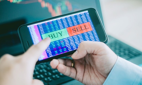 Nhà đầu tư cá nhân tranh thủ chốt lời, khối ngoại mua ròng mạnh