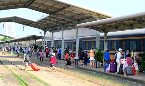 Ngành đường sắt cung ứng gần 200.000 vé tàu phục vụ Tết Giáp Thìn 2024