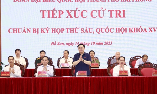 Chủ tịch Quốc hội Vương Đình Huệ giải đáp những vấn đề “nóng” của cử tri Hải Phòng