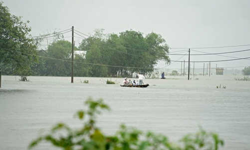 Quảng Trị - Thừa Thiên Huế nhiều nơi ngập trong biển nước