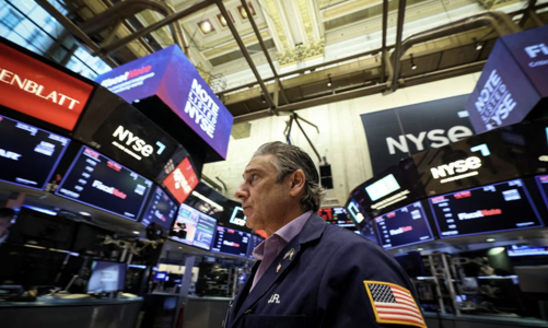 Chứng khoán Mỹ đuối sức sau báo cáo bán lẻ, giá dầu chờ tin chuyến thăm Israel của ông Biden