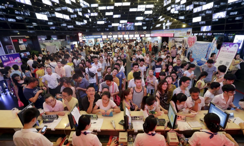 Doanh thu phòng vé: Điểm sáng hiếm hoi của tiêu dùng Trung Quốc