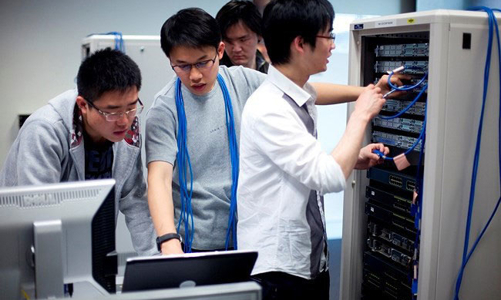 Nhân sự công nghệ thông tin không nằm ngoài làn sóng cắt giảm nhân sự, giảm lương