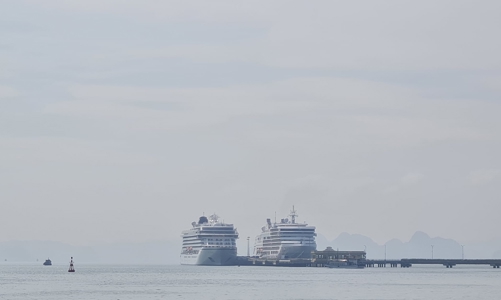 Hạ Long đón 1.200 du khách 