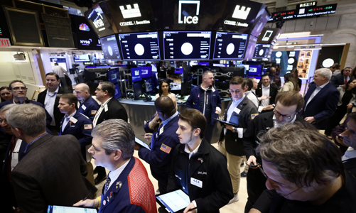 Chứng khoán Mỹ giảm 3 tháng liên tiếp dưới áp lực lãi suất