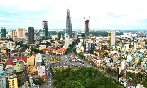 Lệch pha, “nghẽn” vốn và vướng mắc về thể chế khiến thị trường bất động sản phục hồi rất chậm