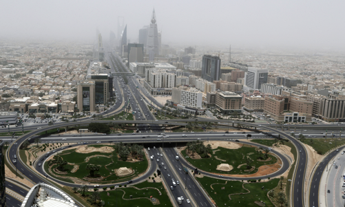 Nền kinh tế Saudi Arabia sa sút vì sản lượng dầu bị cắt giảm