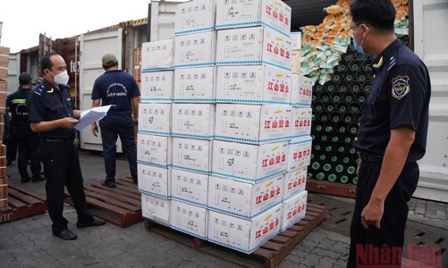 Thu ngân sách xuất nhập khẩu do ngành hải quan quản lý sụt giảm 17% trong 10 tháng